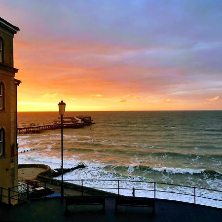 The Red Lion Hotel Cromer Ngoại thất bức ảnh Sunset at the harbour