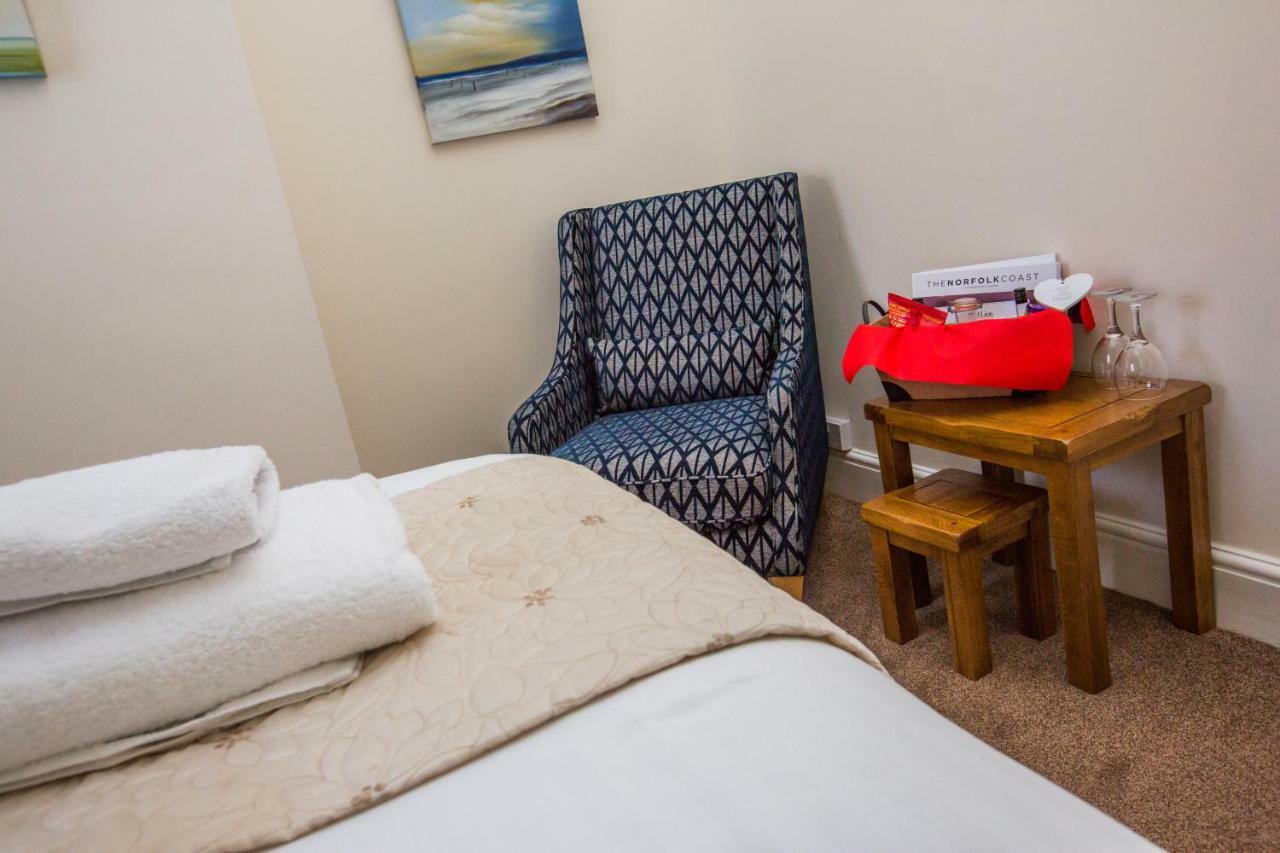 The Red Lion Hotel Cromer Ngoại thất bức ảnh A treatment room at the school